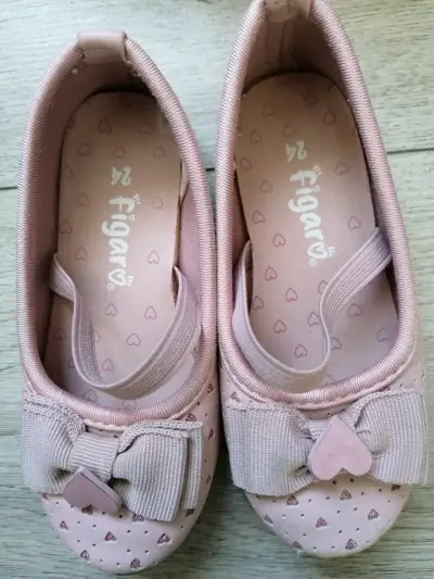 Zapatos de niña rosados con lazo y corazones - miniatura 2