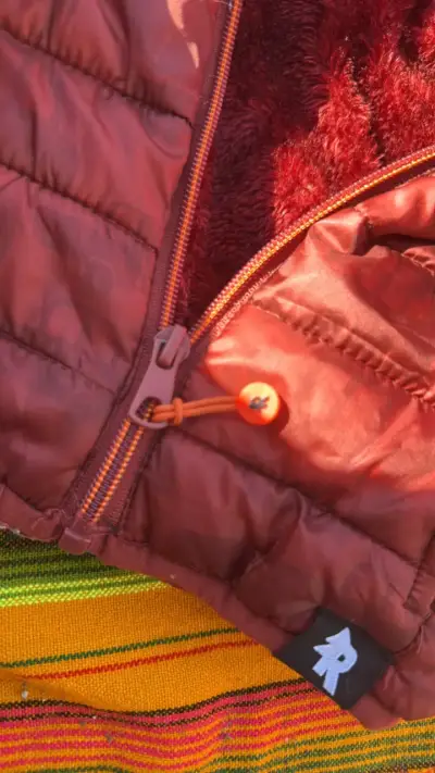 Chaqueta acolchada para bebe Redwood roja 9 meses - miniatura 2