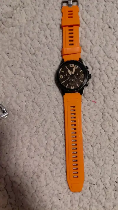 Reloj deportivo con correa naranja - miniatura 1