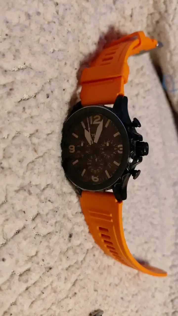 Reloj deportivo con correa naranja - 3