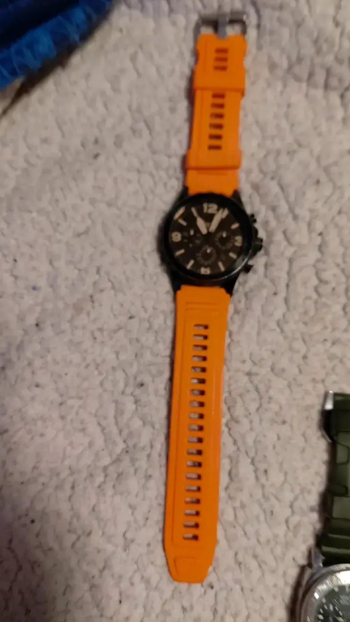 Reloj deportivo con correa naranja - 4