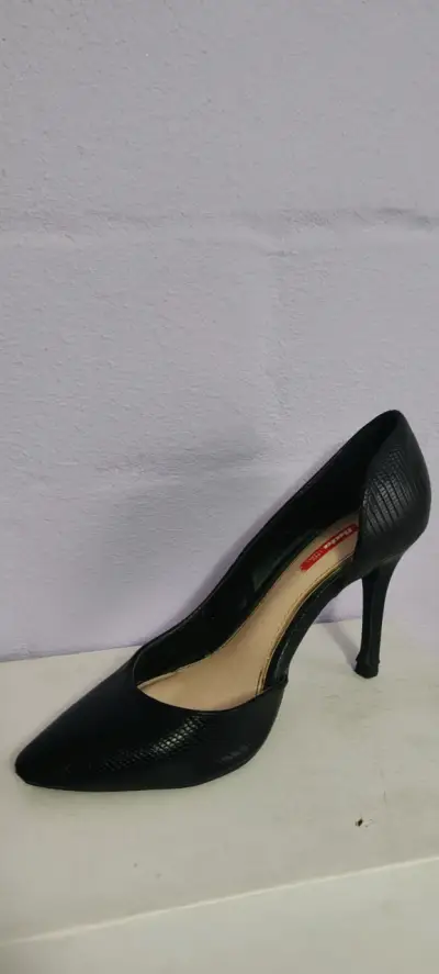 Zapato de Tacón Negro Elegante para Mujer - miniatura 1