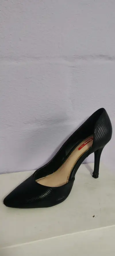 Zapato de Tacón Negro Elegante para Mujer - miniatura 4