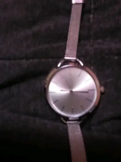 Reloj de pulsera Kexzi con correa estampada - miniatura 2