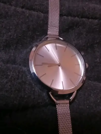 Reloj de pulsera Kexzi con correa estampada - miniatura 5