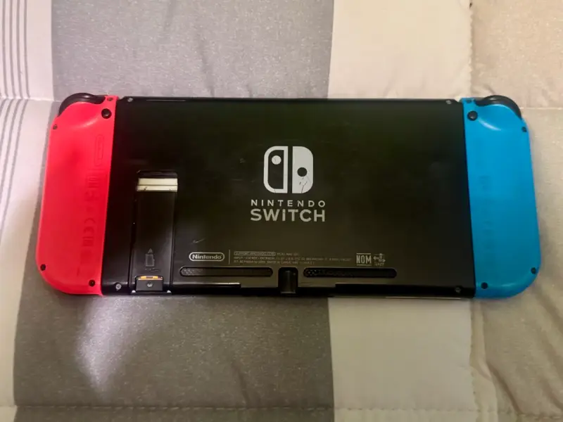 Consola Nintendo Switch con Joy-Con y accesorios - 3