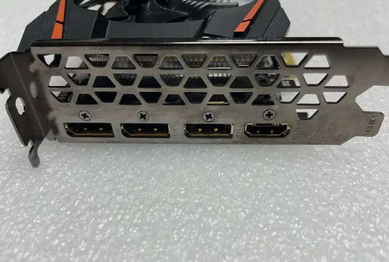 Tarjeta gráfica Gigabyte RX580 de 8gb - 4