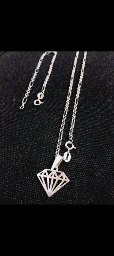 Collar de plata con dije de diamante - miniatura 1