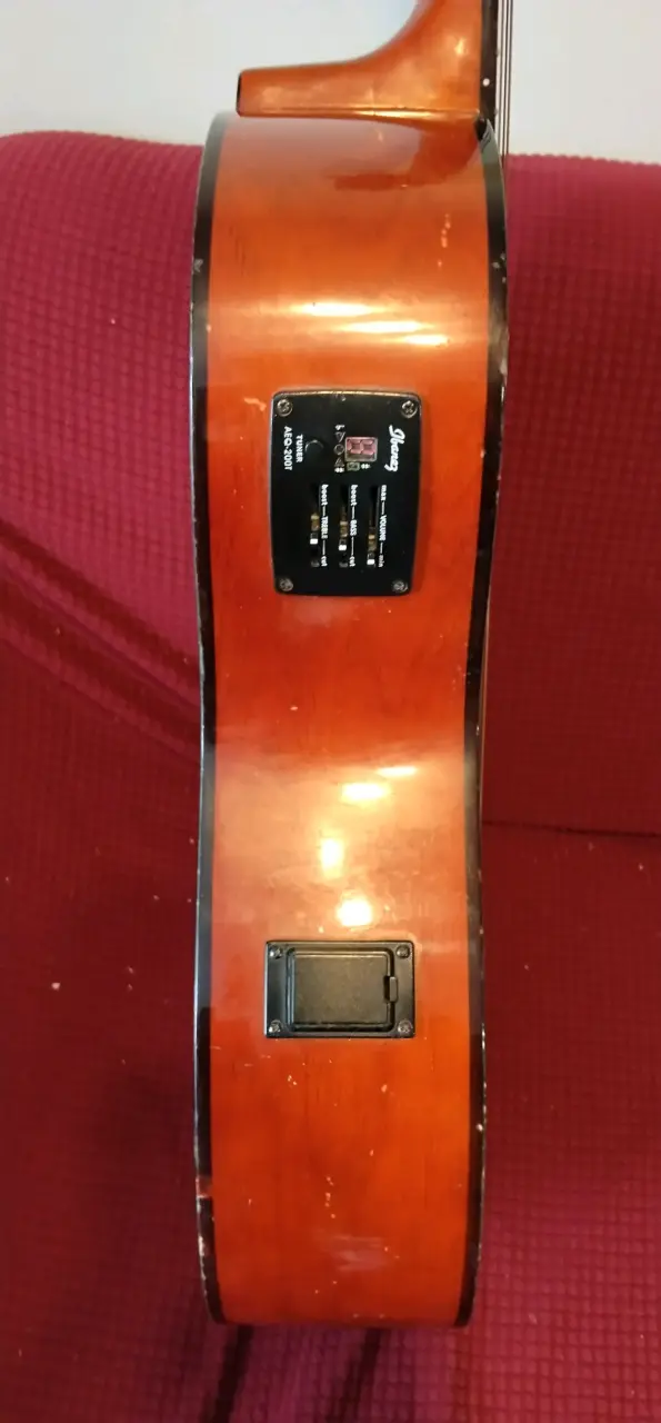 Guitarra electroacústica Ibanez AEQ-200T - 1