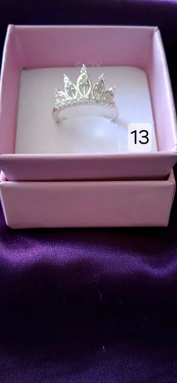 Anillo de plata con diseño de corona - 2