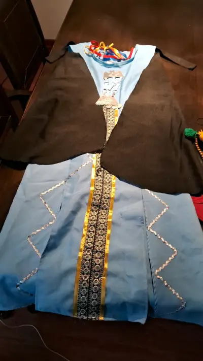 Disfraz Mapuche con capa negra y accesorios - miniatura 1