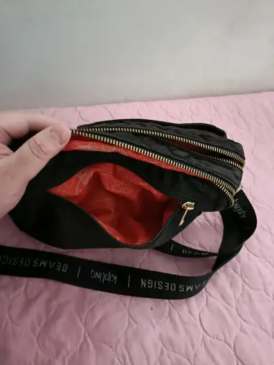 Bolso bandolera negro Kipling con múltiples compartimentos - miniatura 5