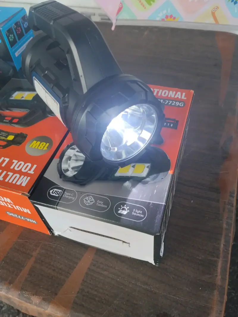 Linterna de Trabajo Multifuncional Recargable 18W - 2
