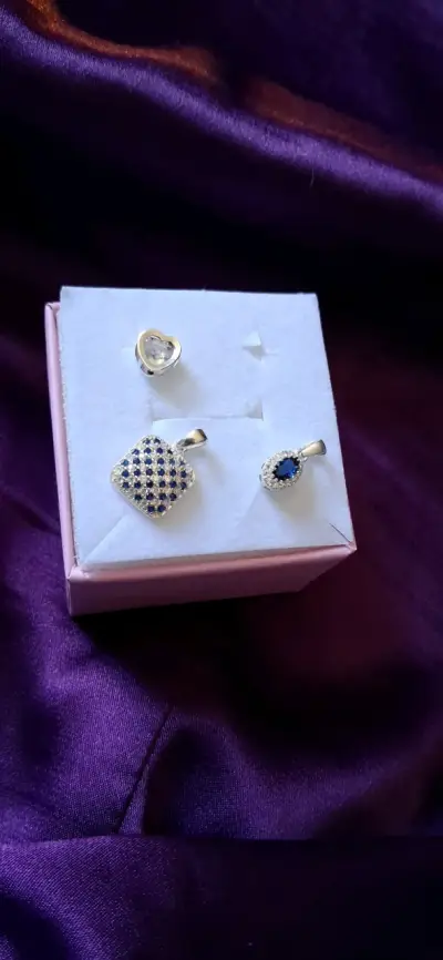 Colgantes de plata con piedras preciosas - miniatura 1