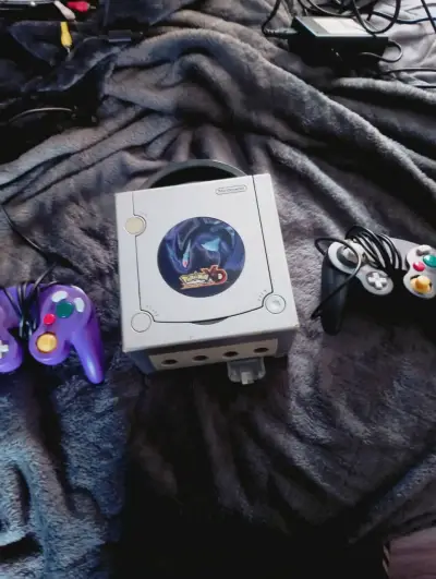 Nintendo GameCube desbloqueada edición Pokémon XD - miniatura 1