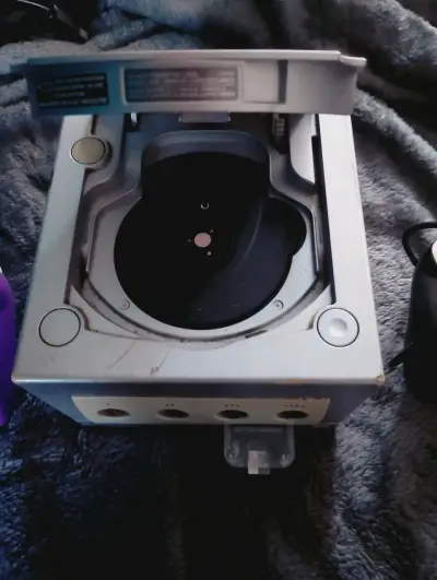 Nintendo GameCube desbloqueada edición Pokémon XD - miniatura 2