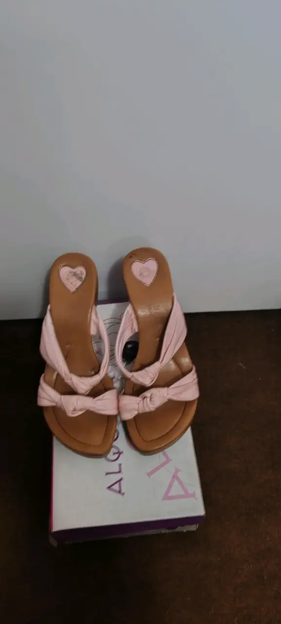 Sandalias de tacón alto color rosa y madera - 4