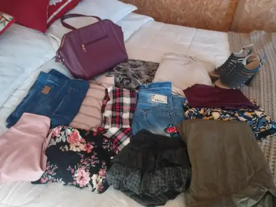 Lote de ropa variada para mujer - miniatura 3
