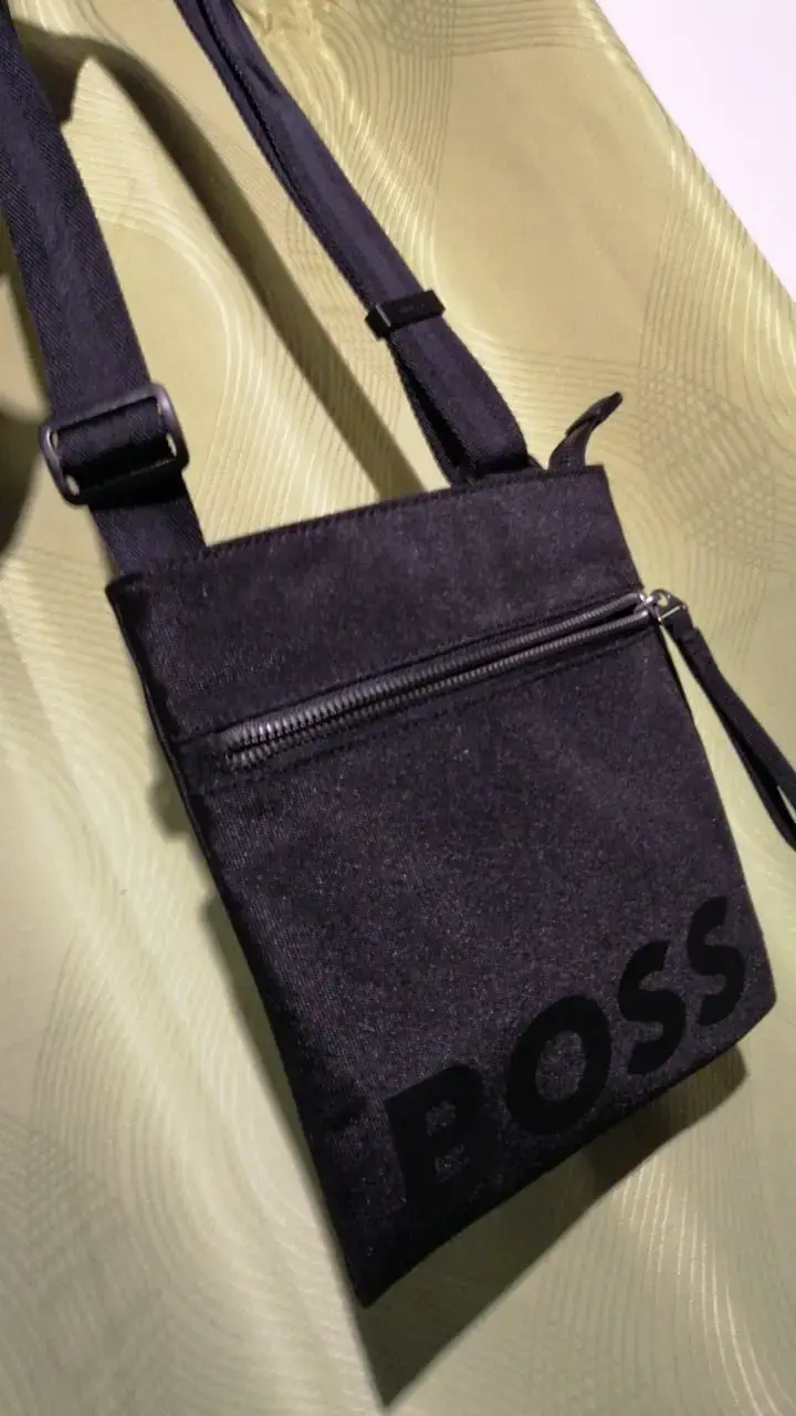 Bolso bandolera negro Hugo Boss con cierre - 1