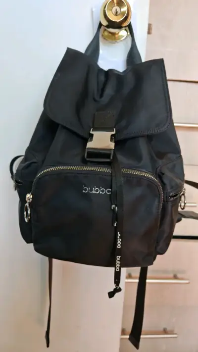 Mochila negra Bubba con cierre metálico - miniatura 1