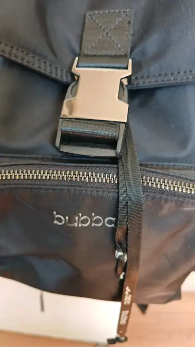 Mochila negra Bubba con cierre metálico - miniatura 2