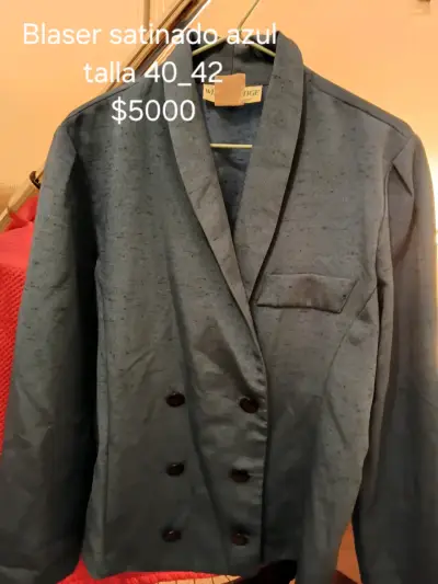 Vestido de cóctel negro con cuello dorado - miniatura 5