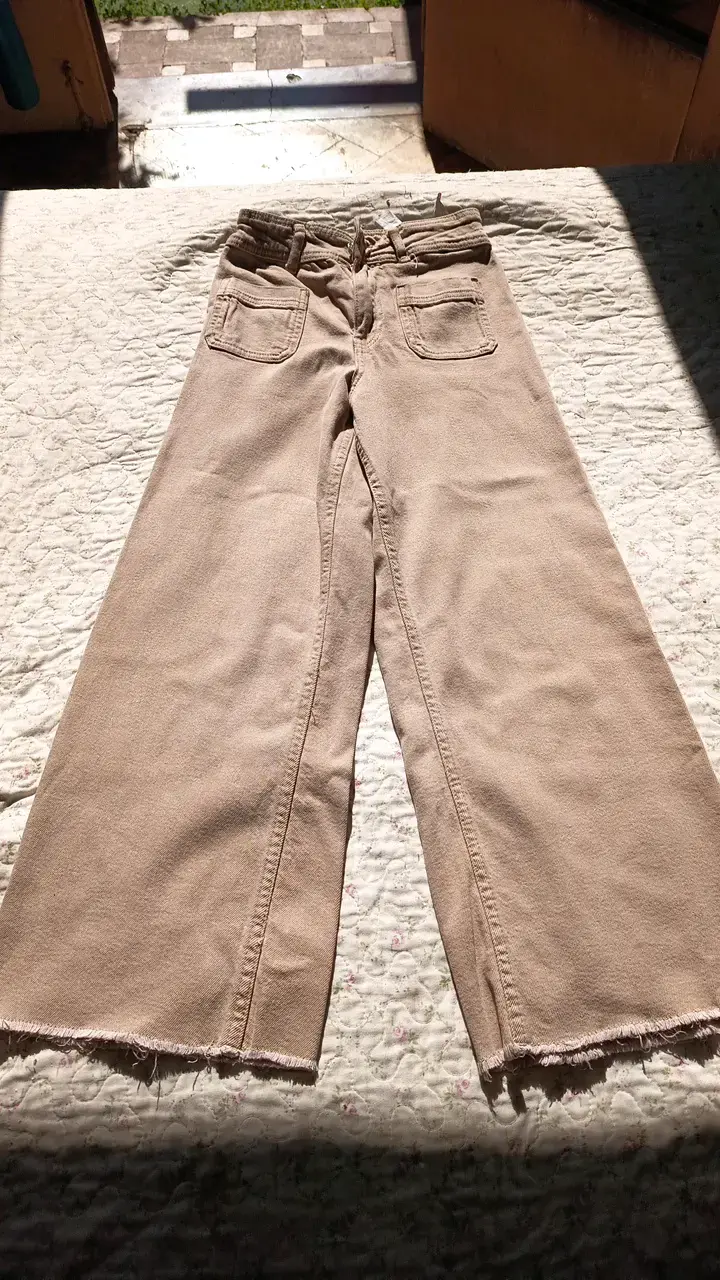 Pantalones beige Zara para niños talla 10 - 1