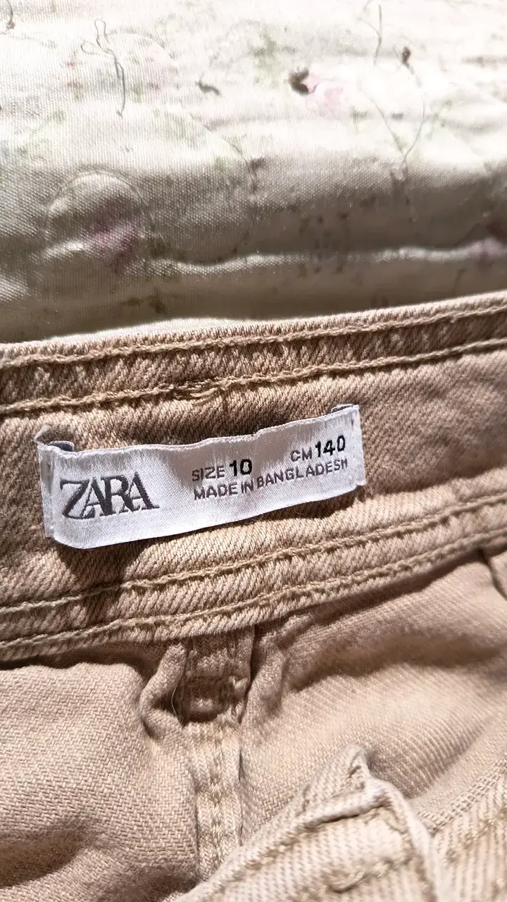 Pantalones beige Zara para niños talla 10 - 2