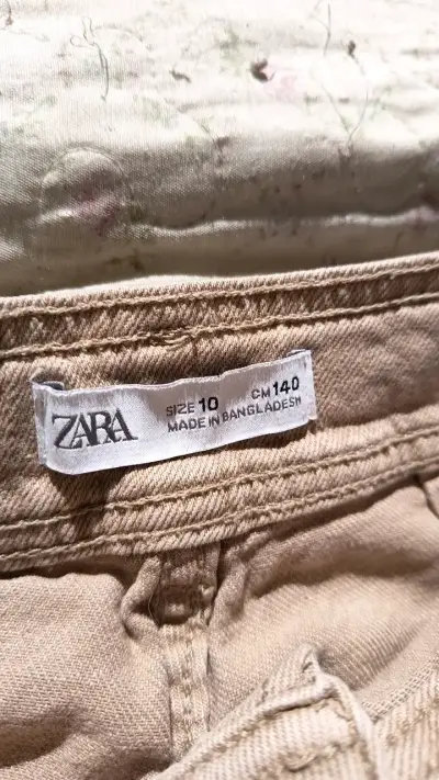 Pantalones beige Zara para niños talla 10 - miniatura 2