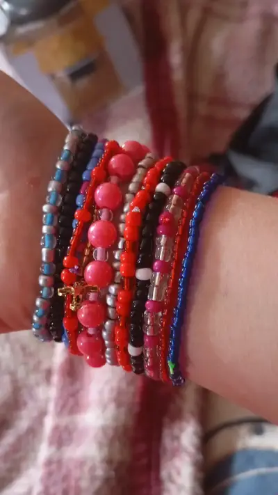 Conjunto de pulseras de cuentas coloridas - miniatura 2