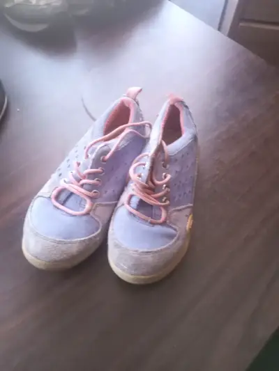 Zapatillas deportivas para niños en varios colores - miniatura 1