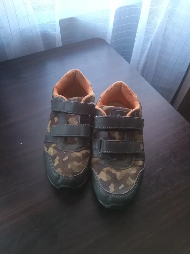 Zapatillas deportivas para niños en varios colores - 3