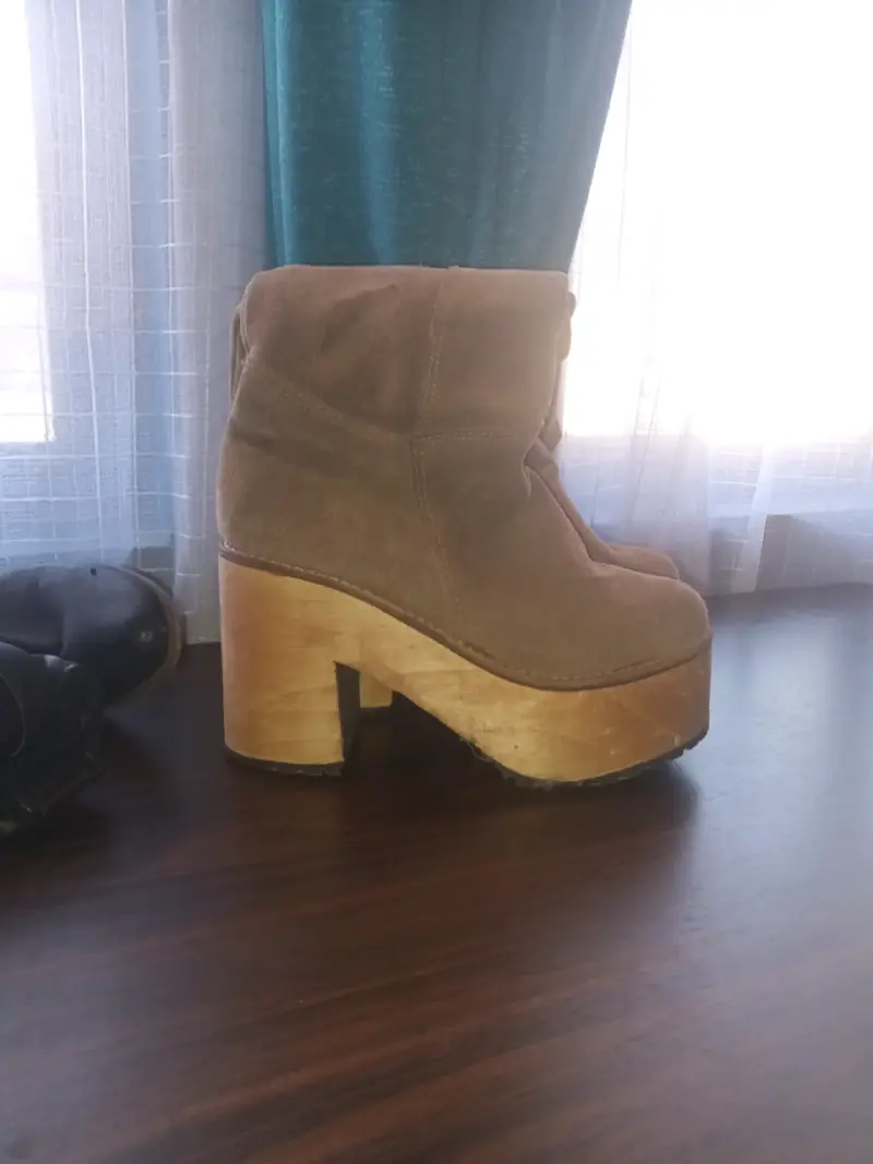 Botines de cuero negro con tacón alto - 3