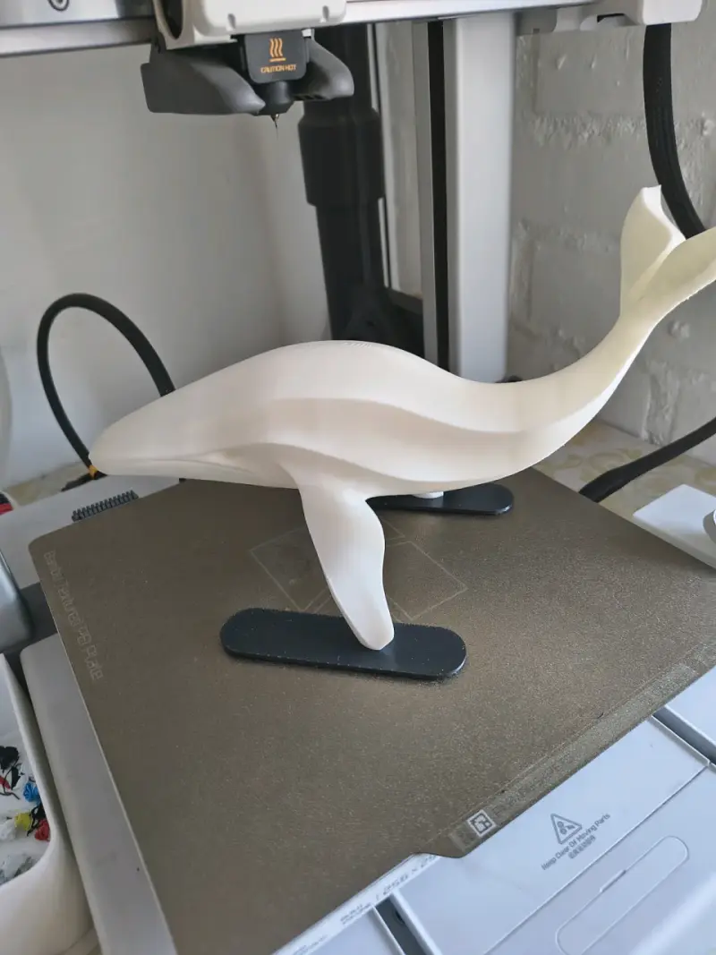 Figura decorativa de ballena en impresión 3D - 1