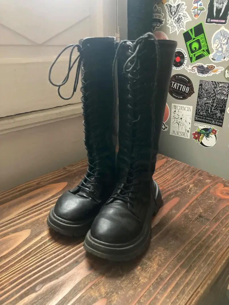 Botas negras de cuerina - 2