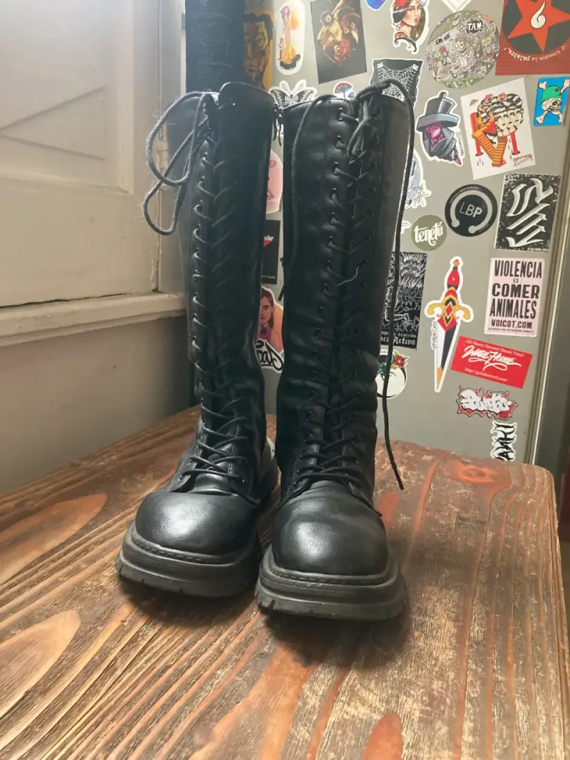 Botas negras de cuerina - 3