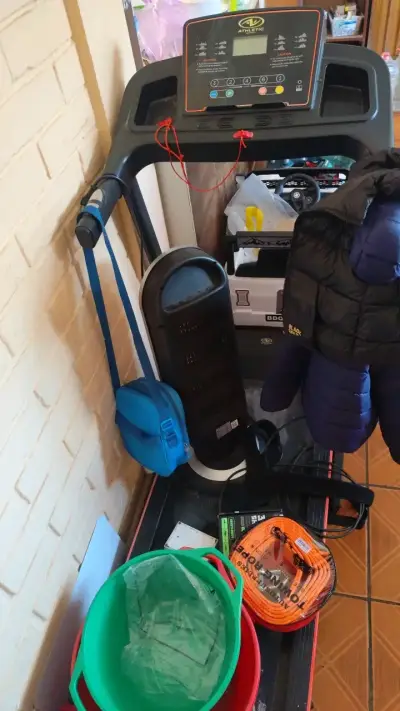 Caminadora eléctrica Athletic Works en buen estado - miniatura 1
