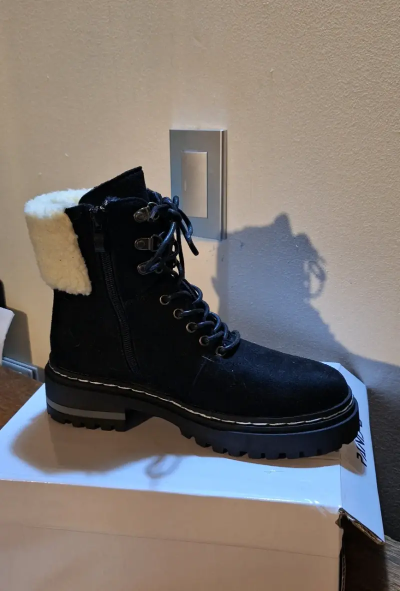 Botas negras con forro de lana - 1