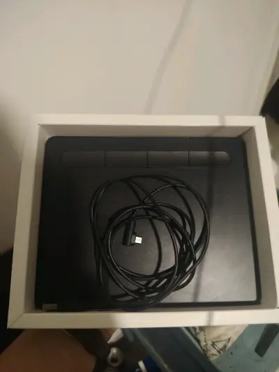 Tableta Gráfica Wacom Intuos - miniatura 1
