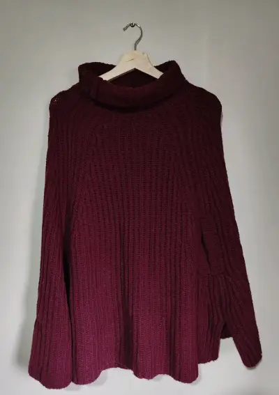 Suéter burdeos de lana con cuello alto - miniatura 2
