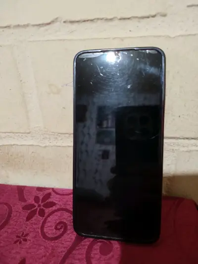 Vendo Motorola moto g5 con cargador original - miniatura 1