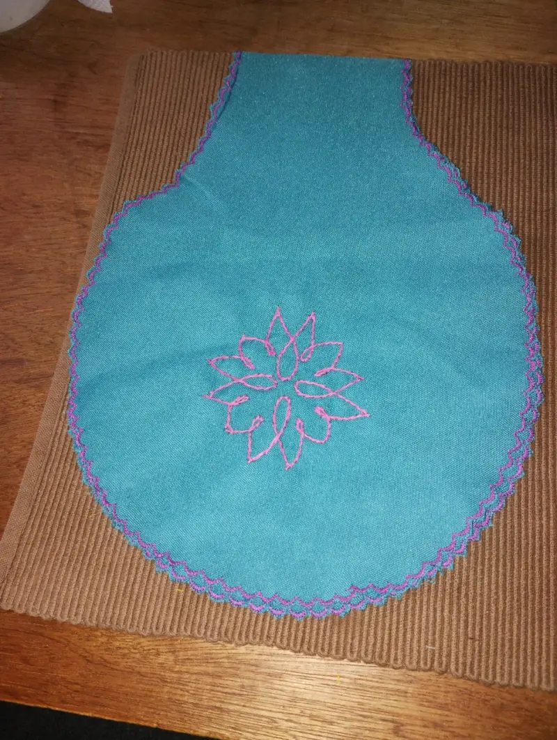 Set de esconeras bordados a mano - 1