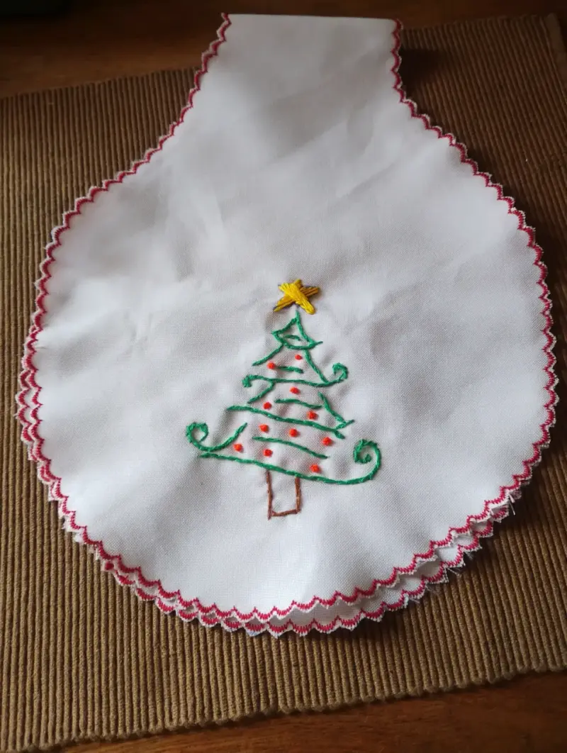 Set de esconeras bordados a mano - 6