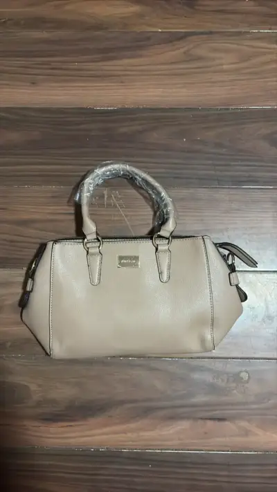 Cartera de cuero beige con asas - miniatura 1
