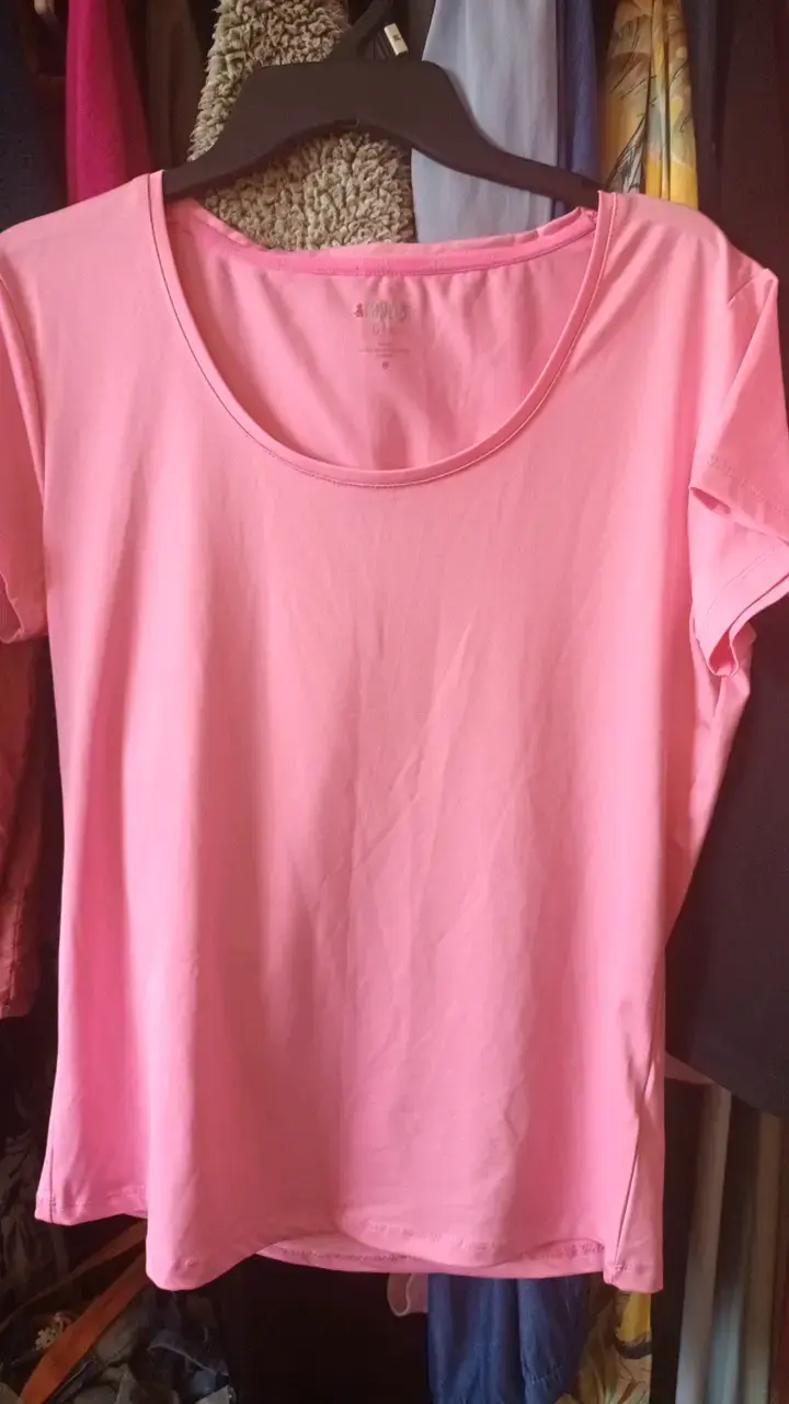 Polera rosa de algodón para mujer