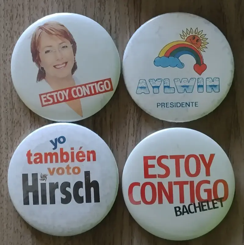 Set de chapitas políticas de campañas presidenciales chilenas - 2