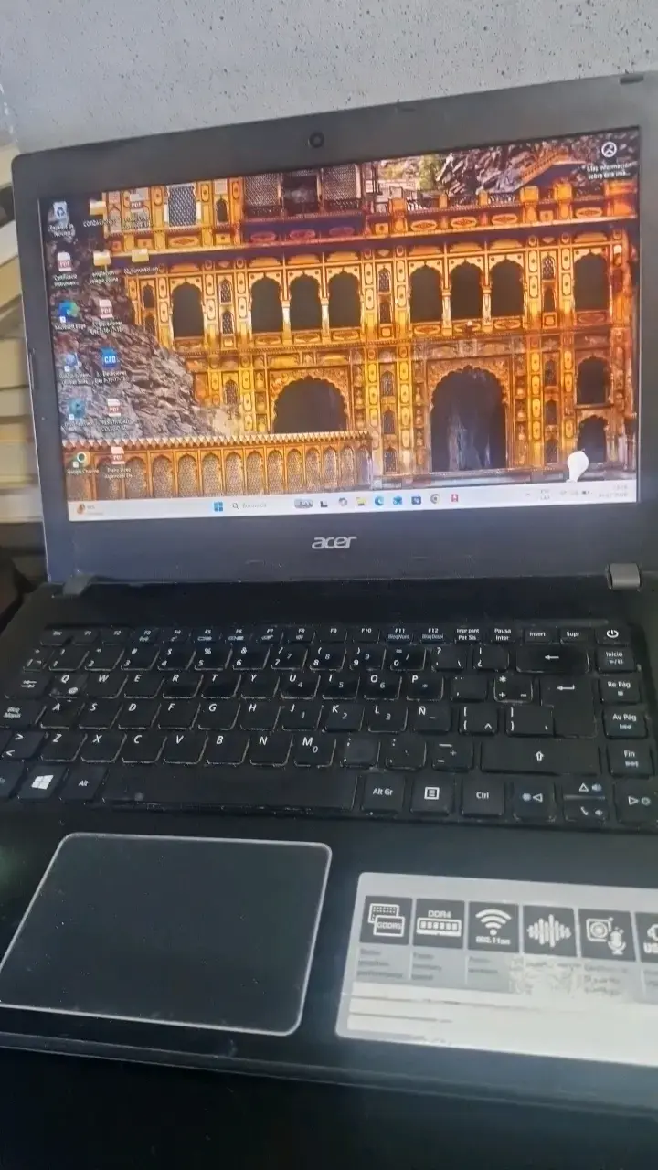 Notebook Acer con pantalla de 14 pulgadas - 2