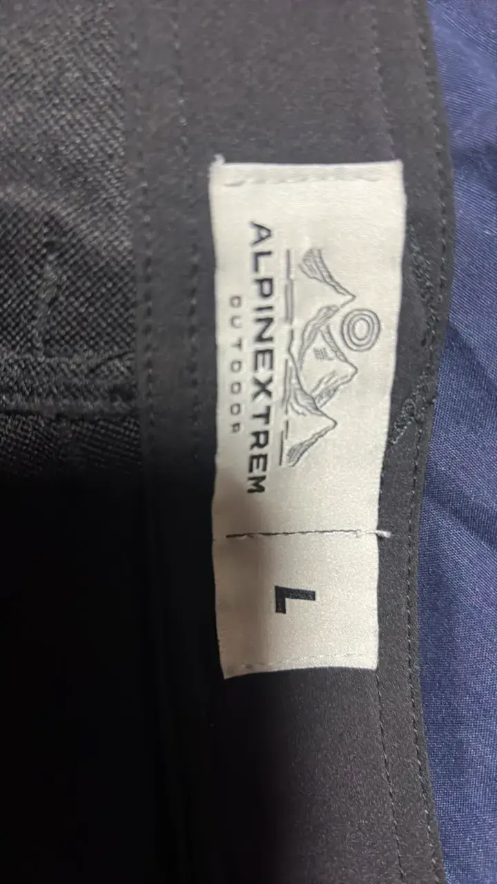 Shorts negros deportivos AlpineXtrem para mujer - 3