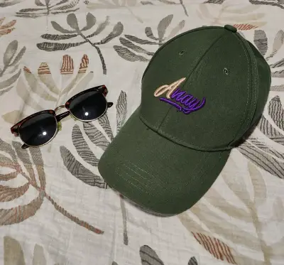 Gorra verde oliva con bordado Away - miniatura 2