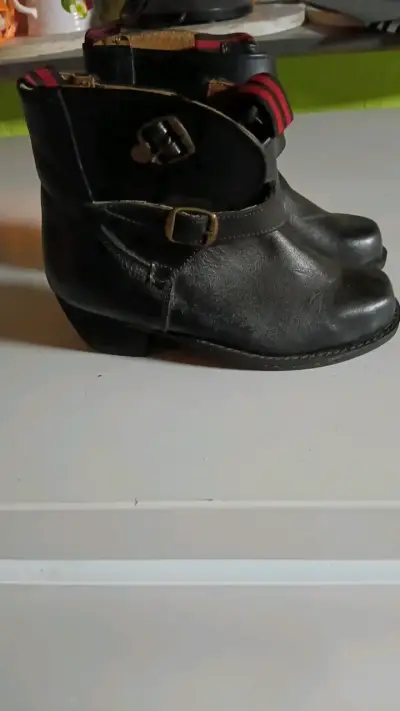 Botas de cuero negro para niños talla 28 - miniatura 2